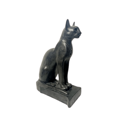 Estatuilla de la diosa Bastet con collar.