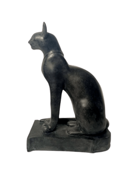 Statuette of the goddess Bastet with necklace, small model.
