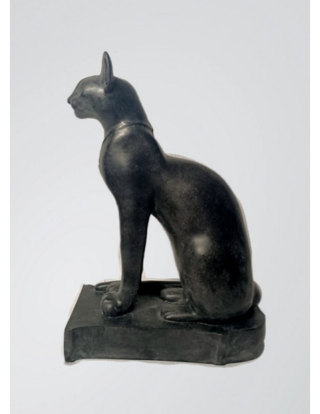Statuette of the goddess Bastet with necklace, small model.