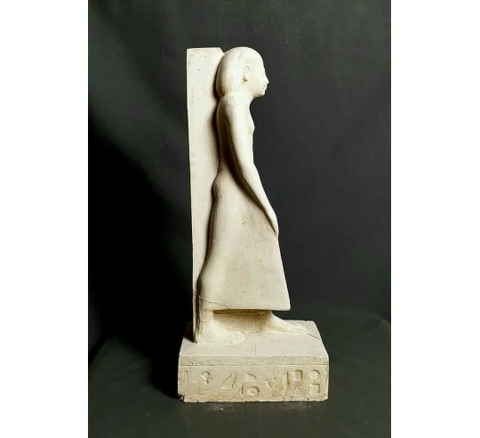 Estatuilla de alto funcionario egipcio.