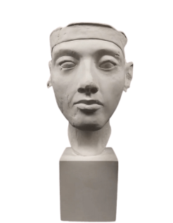 Tête du roi Pharaon d'Égypte Aménophis IV, musée de Berlin.