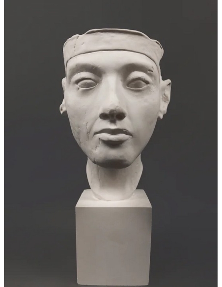 Tête du roi Pharaon d'Égypte Aménophis IV, musée de Berlin.