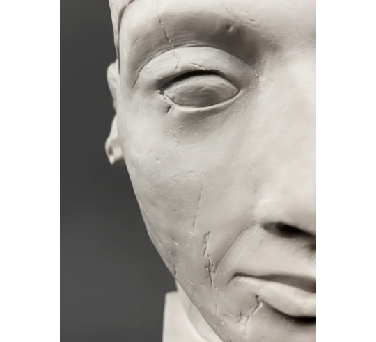 Tête du roi Pharaon d'Égypte Aménophis IV,...