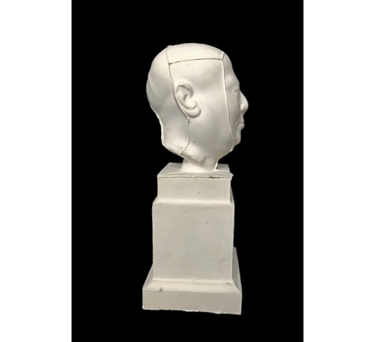 Tête de statue masculine de l'Égypte ancienne,...