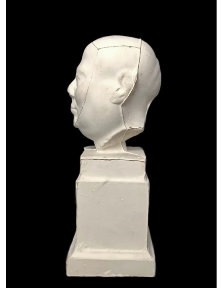 Tête de statue masculine de l'Égypte ancienne, période Saïte.