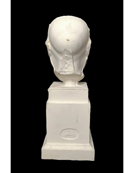 Tête de statue masculine de l'Égypte ancienne, période Saïte.