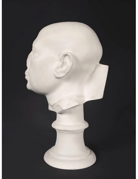 Tête de statue masculine dite Tête verte de Berlin, musée égyptien de Berlin.