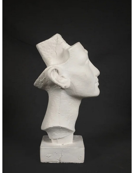 Buste de Néfertiti reine Pharaon d'Égypte et femme d'Akhenaton, musée égyptien de Berlin.
