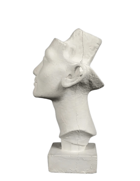 Busto de Nefertiti, reina faraón de Egipto y esposa de Akenatón, Museo Egipcio de Berlín.