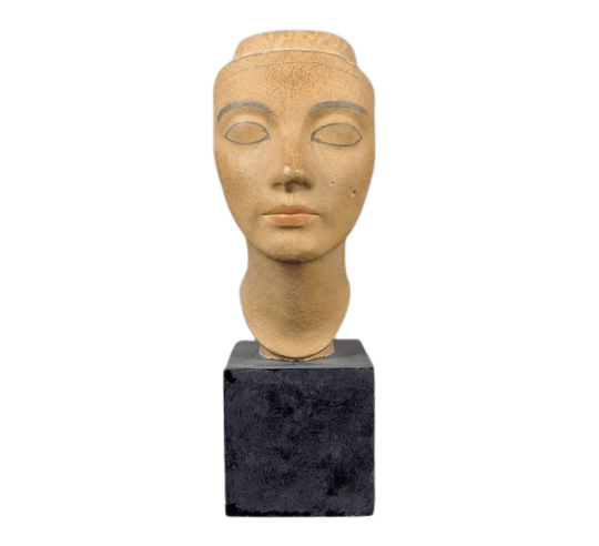 Bust of Nefertiti Queen Pharaoh of Egypt and wife of Akhenaten, Egyptian Museum in Cairo.