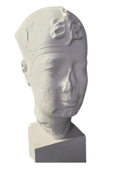 Cabeza del faraón egipcio Rey Apries, Museo del Louvre.