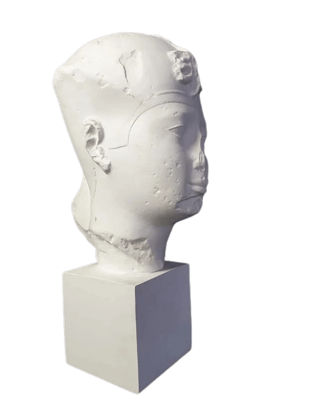 Cabeza del faraón egipcio Rey Apries, Museo del Louvre.