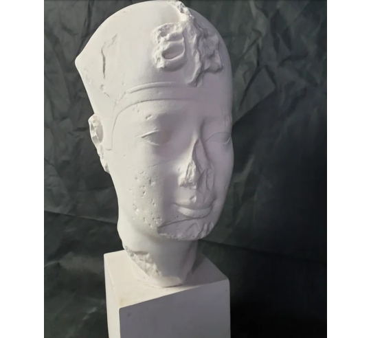 Cabeza del faraón egipcio Rey Apries, Museo del...