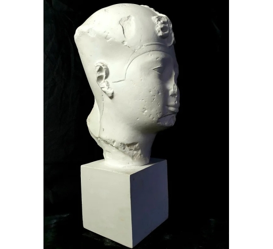 Cabeza del faraón egipcio Rey Apries, Museo del...