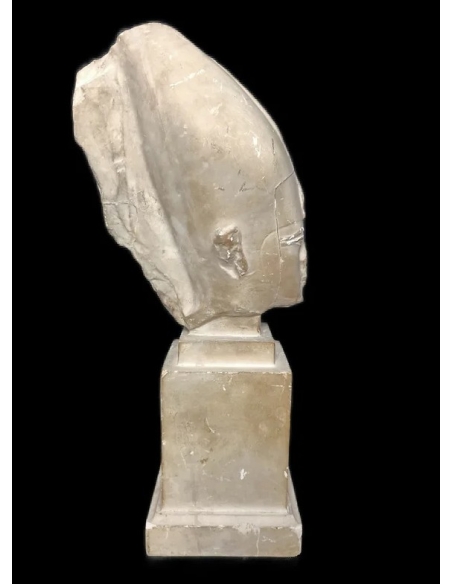 Tête du roi Pharaon d'Égypte Psammétique III représenté sous la forme du dieu Osiris.