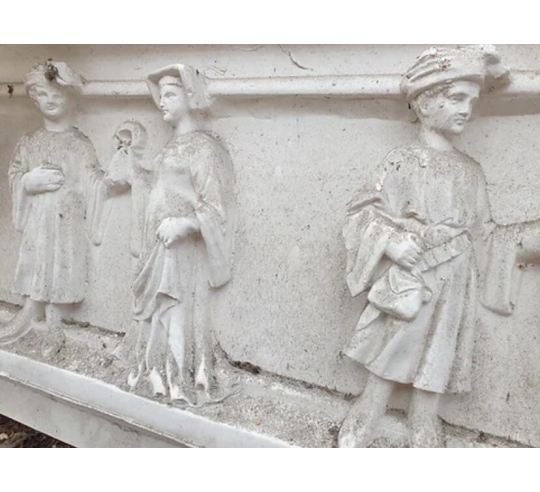 Manteau de Cheminée à dix personnages du Mans,...