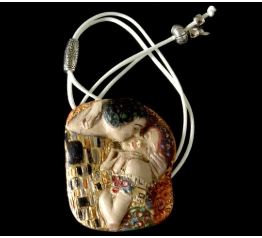 Medallón El Beso según Gustav Klimt.