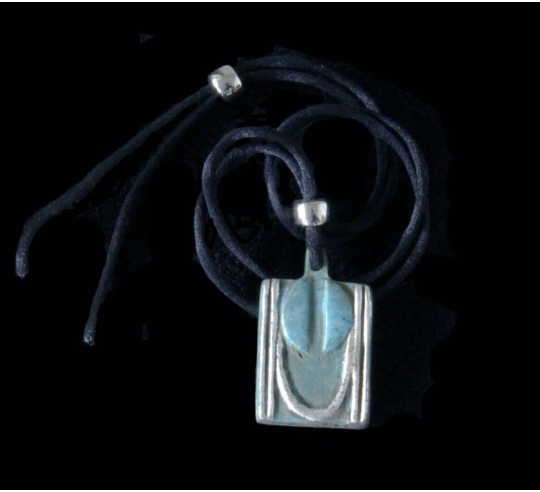 Médaillon La femme, symbole d'après Gustav...