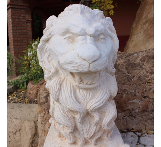 Head of lion in reconstituted stone