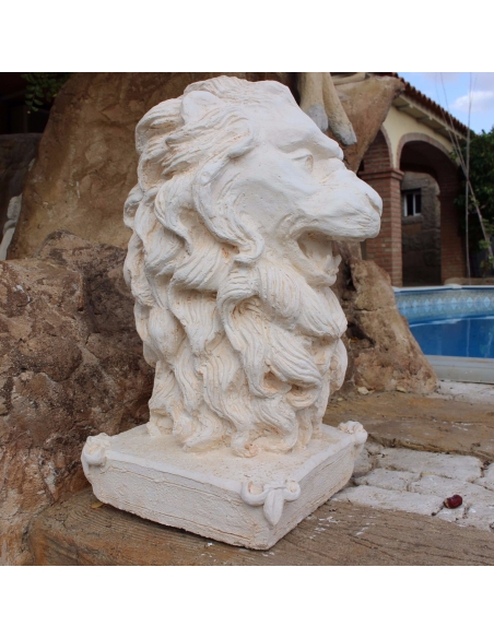 Tête de lion en pierre reconstituée Tête de lion en pierre reconstituée