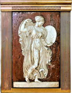 Bas-relief Ménade jouant du tambour, scène de fête de...
