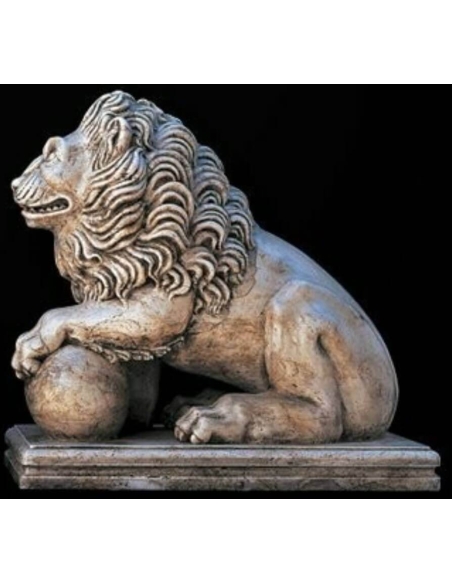Statue of a lion in the Venetian style, reproduced from the lions on the columns of the cathedral in Ravello.