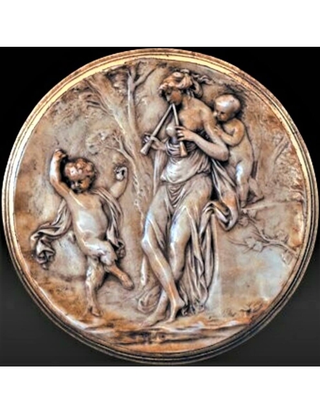 Médaillon de style romain, nymphe jouant de la flûte et faune dansant d'après la décoration murale d'une riche villa de Pompéi.