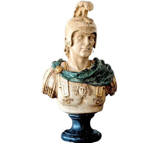 Busto de Alejandro Magno o Alejandro III con su casco con cabeza de león y su armadura de guerra.
