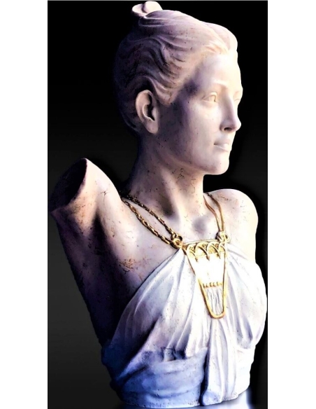 Busto de Diana, diosa de la caza, la guerra y la noche, hija de Júpiter y hermana gemela de Apolo.