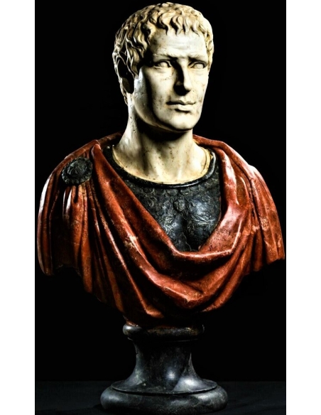 Buste de Spartacus en armure, gladiateur thrace et chef de la rébellion des esclaves contre la République romaine.