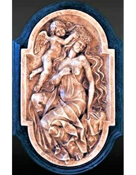Cuadro en relieve, Cupido colocando una corona de flores sobre Flora, alegoría de la Primavera.