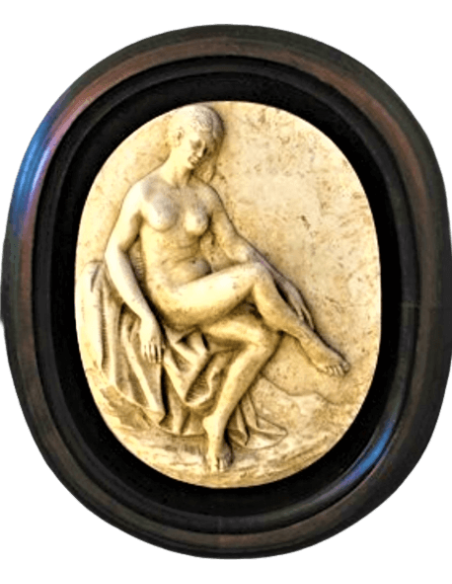 Bajorrelieve Venus en el baño I inspirado por la obra maestra de Christophe Gabriel Allegrain.