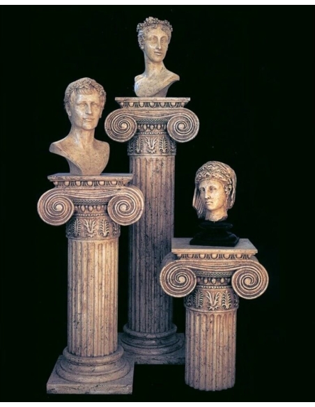 Colonne de style ionique.