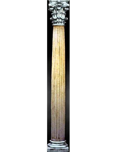 Columna de estilo corintio con patinado de mármol crema, pie y capitel con patinado plateado.