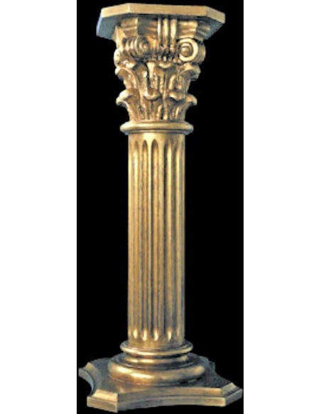Columna acanalada con capitel de estilo corintio II.