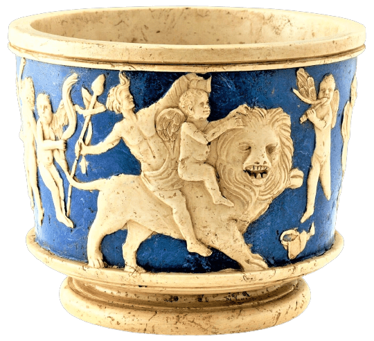 Mortero de estilo romano con ángeles y personajes celebrando y cabalgando un león.