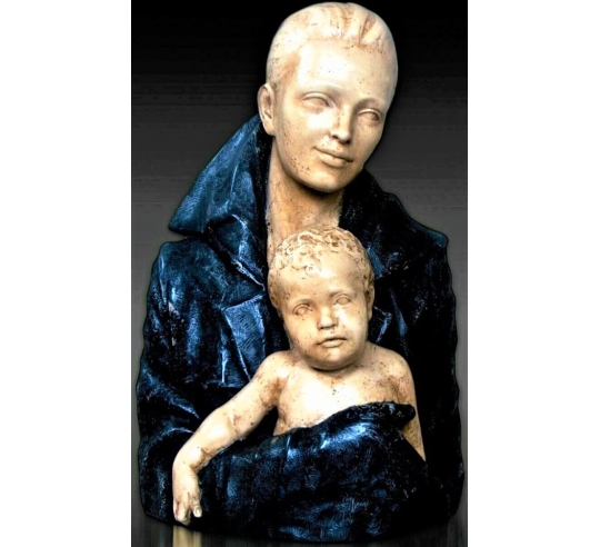 Escultura de madre e hijo.