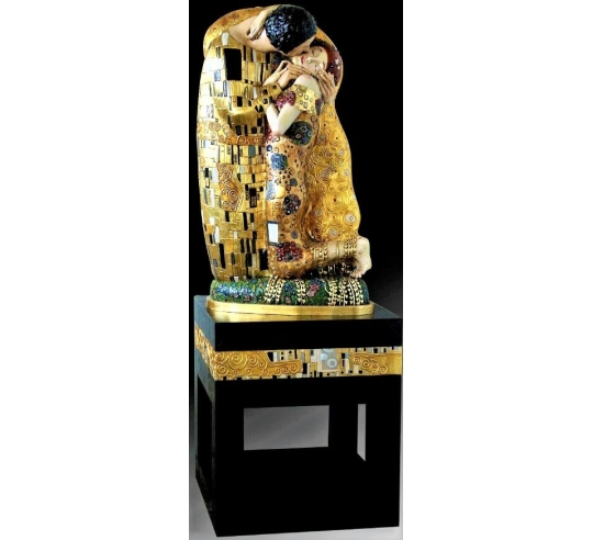 Sculpture of the Kiss by Gustav Klimt I.