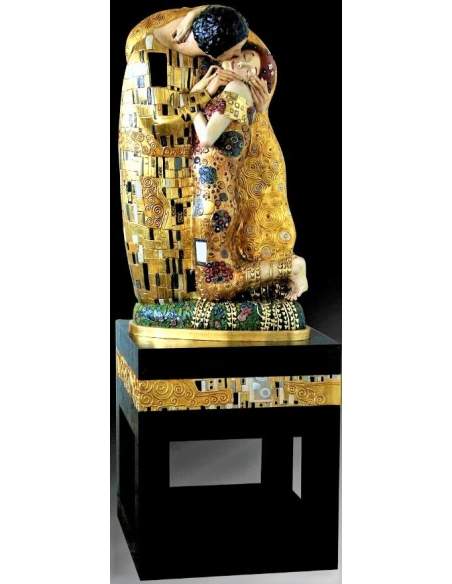 Sculpture of the Kiss by Gustav Klimt I.