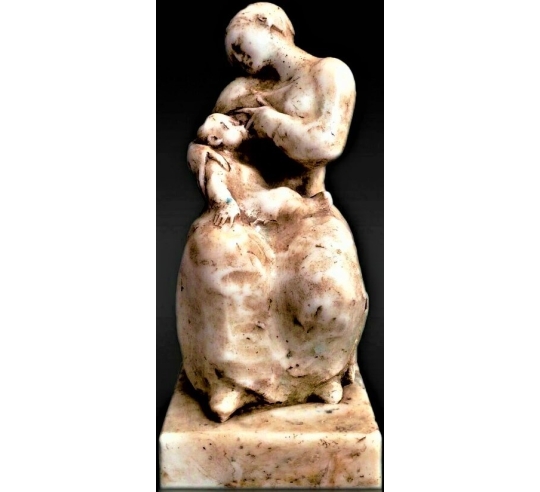 Escultura alegoría de la maternidad II.
