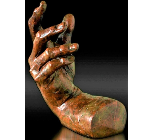 Escultura de mano inspirada por obras del...