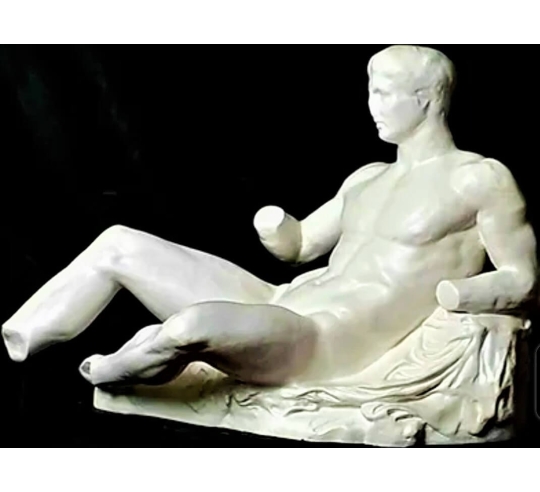 Estatua de Dioniso del frontón este del...