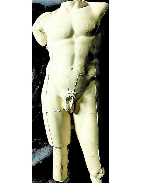 Torso del dios Ares desnudo