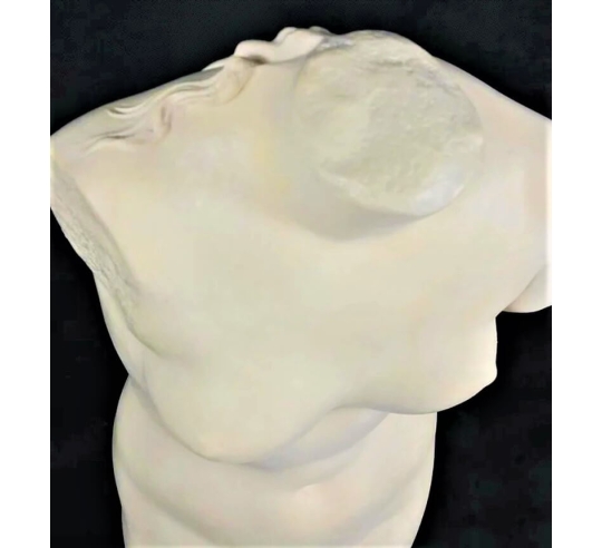 Torse de Vénus nue de style Aphrodite de Cnide,...