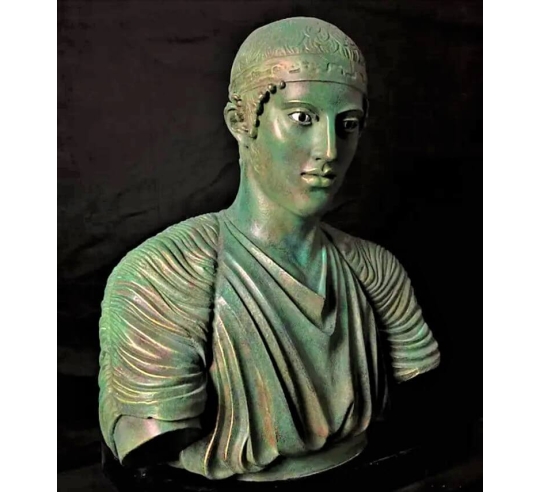 Busto del auriga de Delfos, Museo Arqueológico...