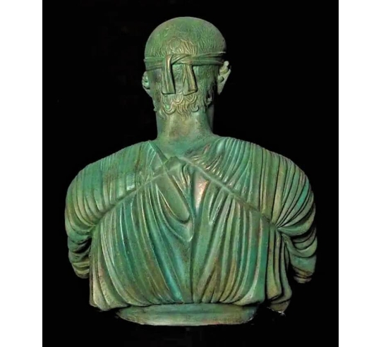 Busto del auriga de Delfos, Museo Arqueológico...