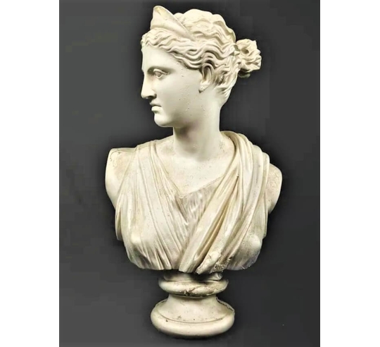 Busto de Artemisa o Diana la Cazadora también...