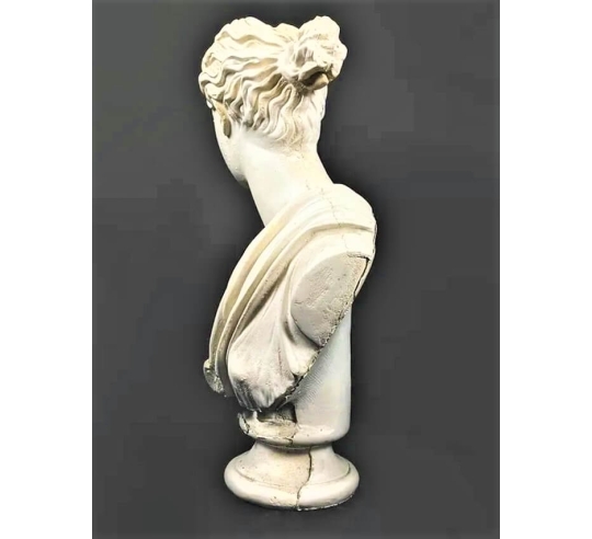 Busto de Artemisa o Diana la Cazadora también...