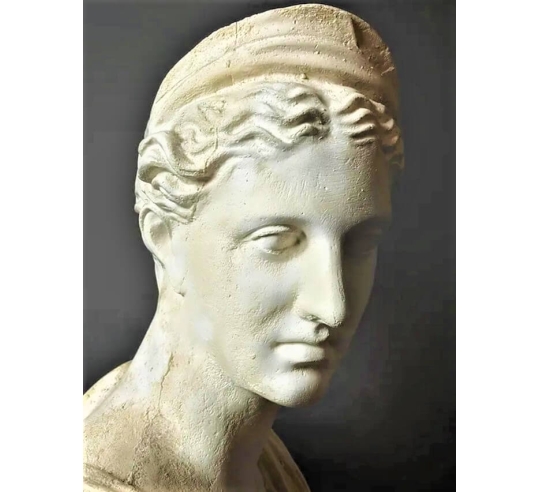 Busto de Artemisa o Diana la Cazadora también...