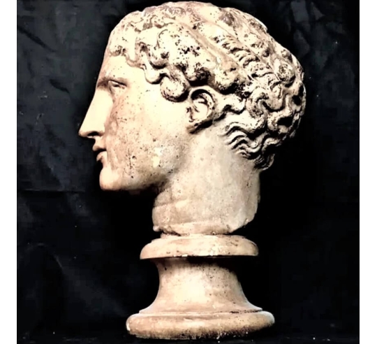 Tête de Niké ou d’Iris dite Laborde, fronton...